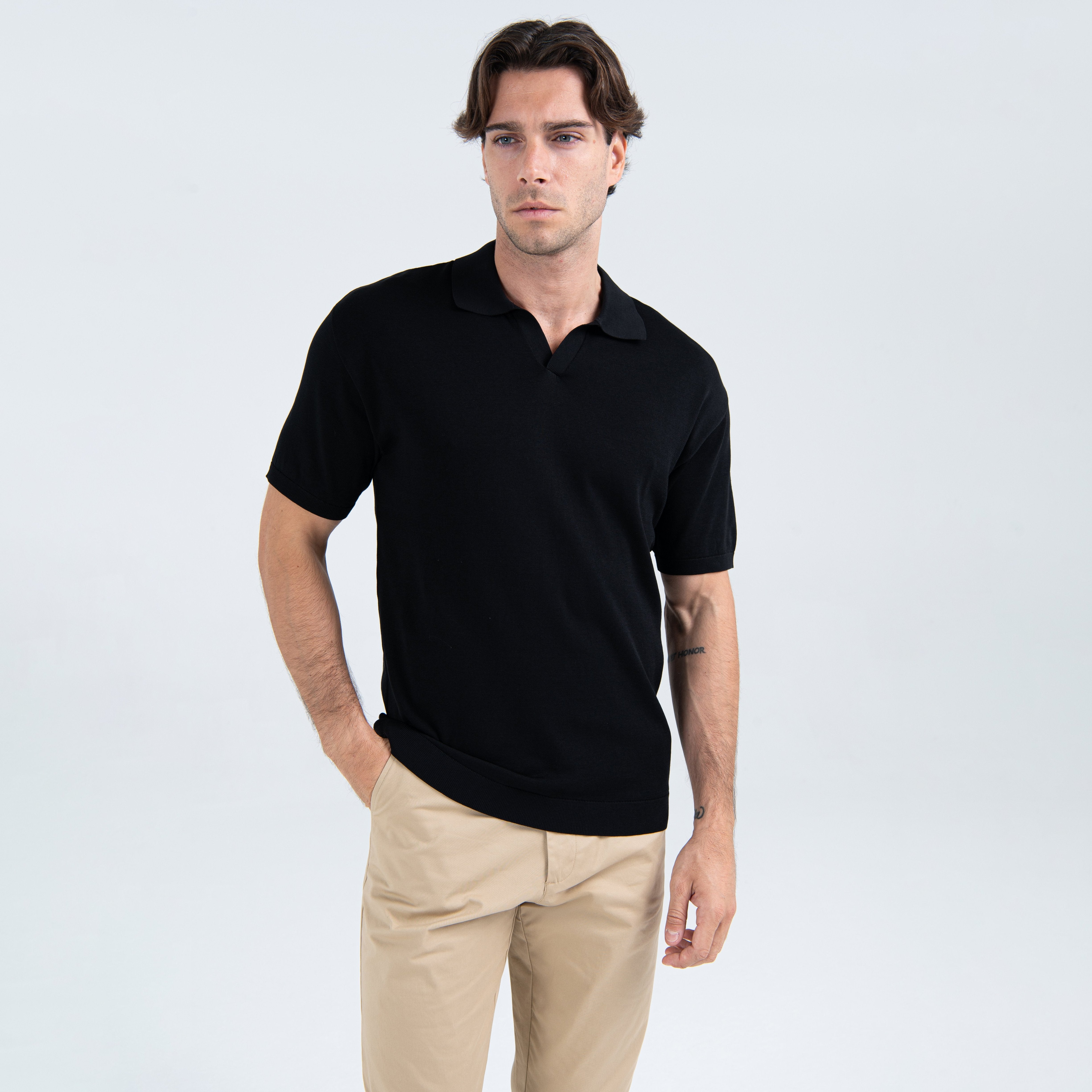 Buttonless Polo in Black