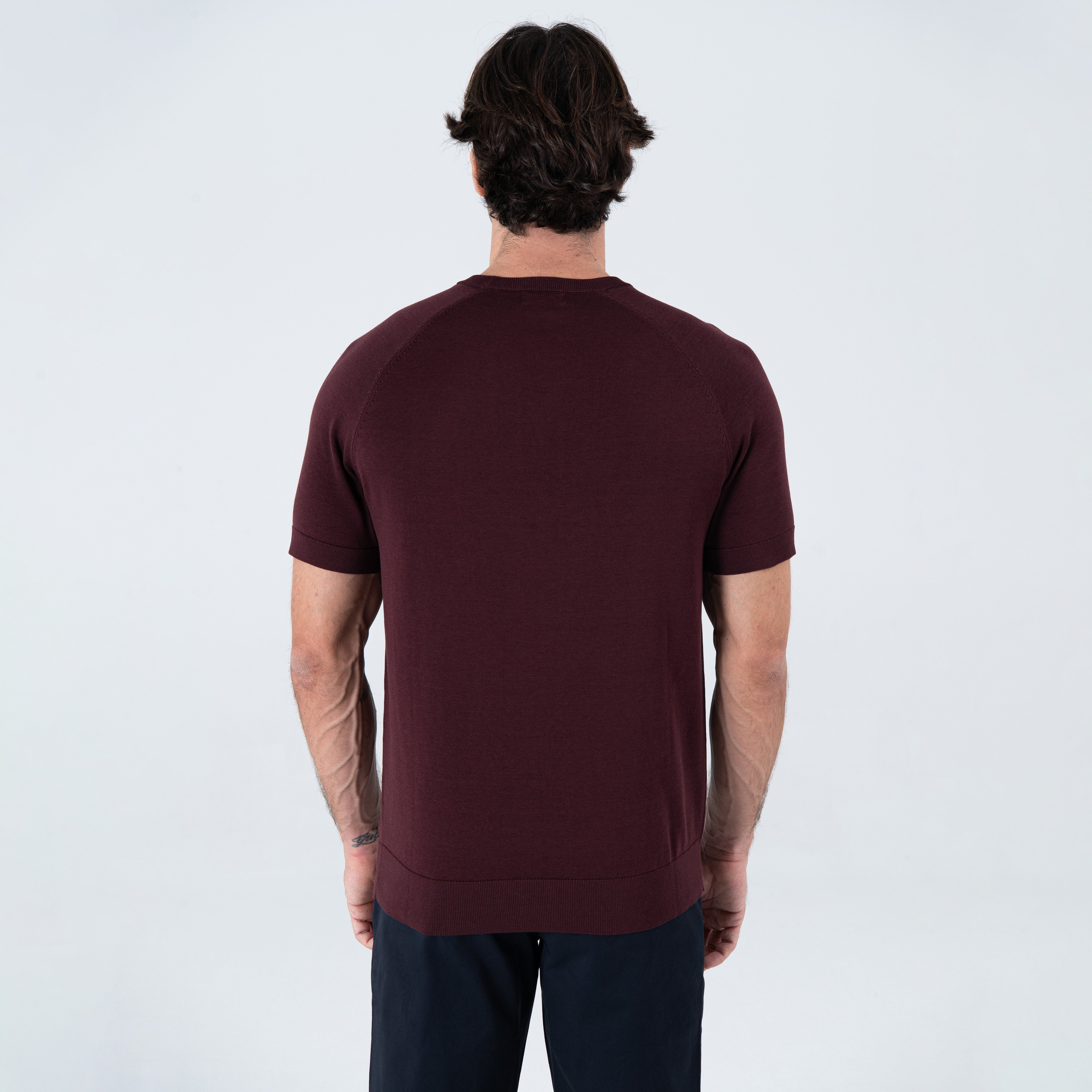T-Shirt in Maroon